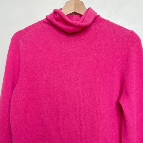 Prive Cashmere Womens Medium Key Hole Ruched Neck Fuchsia Sweater - Picture 12 of 13